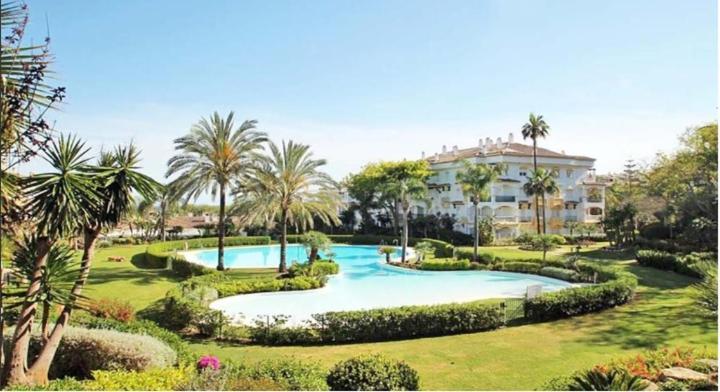 Chez Elo'S Marbella Milla De Oro. Jardin Privado Apartment Exterior photo
